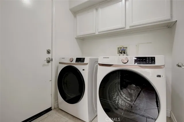 $4,700 | 27943 Brookdale Court, Valencia, CA 91354