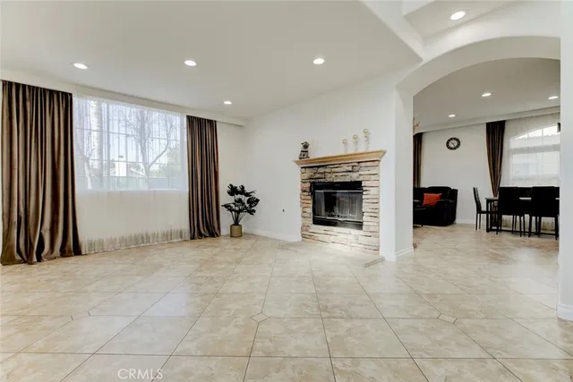 $4,700 | 27943 Brookdale Court, Valencia, CA 91354