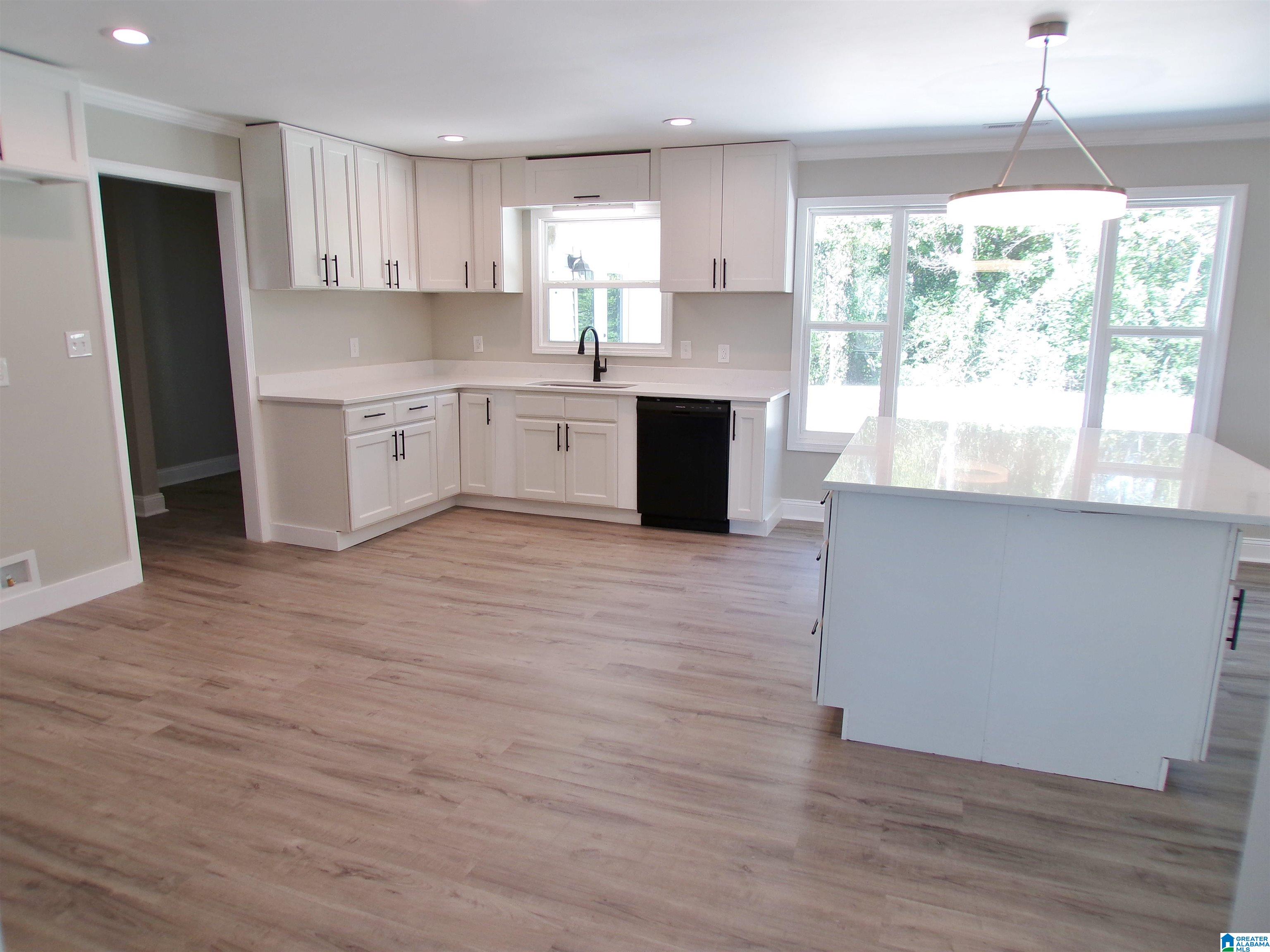 7 Christopher Way Anniston, AL 36207 - Photo 15 of 100