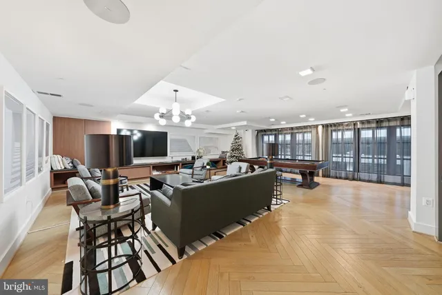 $1,100,000 | 1411 Key Boulevard, Unit 505, Arlington, VA 22209