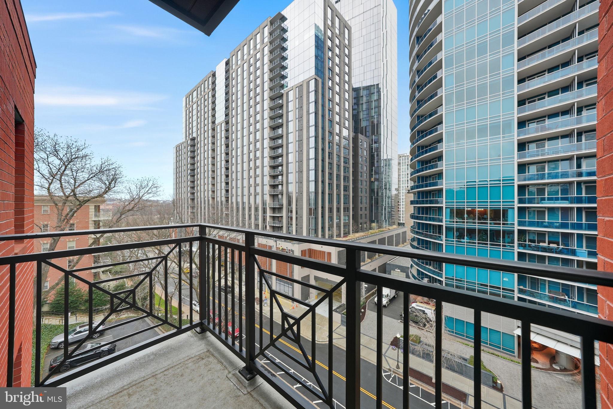 1411 Key Boulevard, Unit 505 Arlington, VA 22209 - Photo 9 of 26 a view of balcony with a small yard