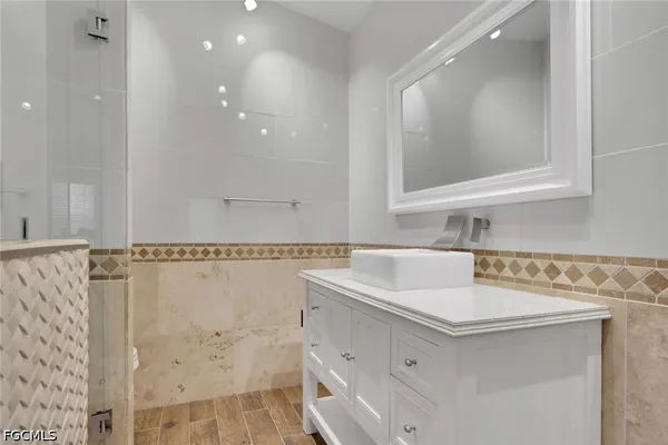 $1,950 | 5013 Southwest 16th Place, Cape Coral, FL 33914