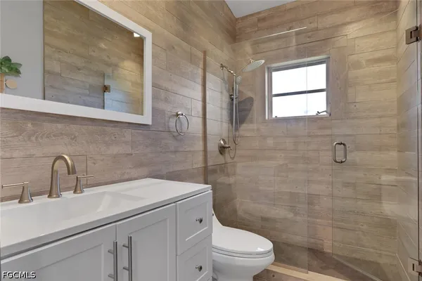 $1,950 | 5013 Southwest 16th Place, Cape Coral, FL 33914