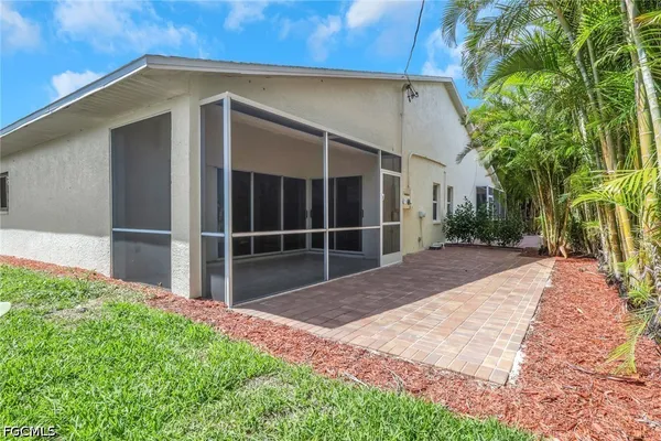 $1,950 | 5013 Southwest 16th Place, Cape Coral, FL 33914