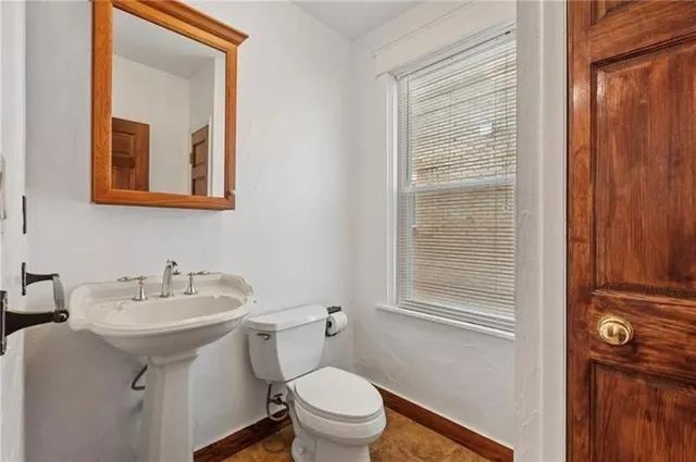 $2,150 | 2221 Wightman Street, Pittsburgh, PA 15217