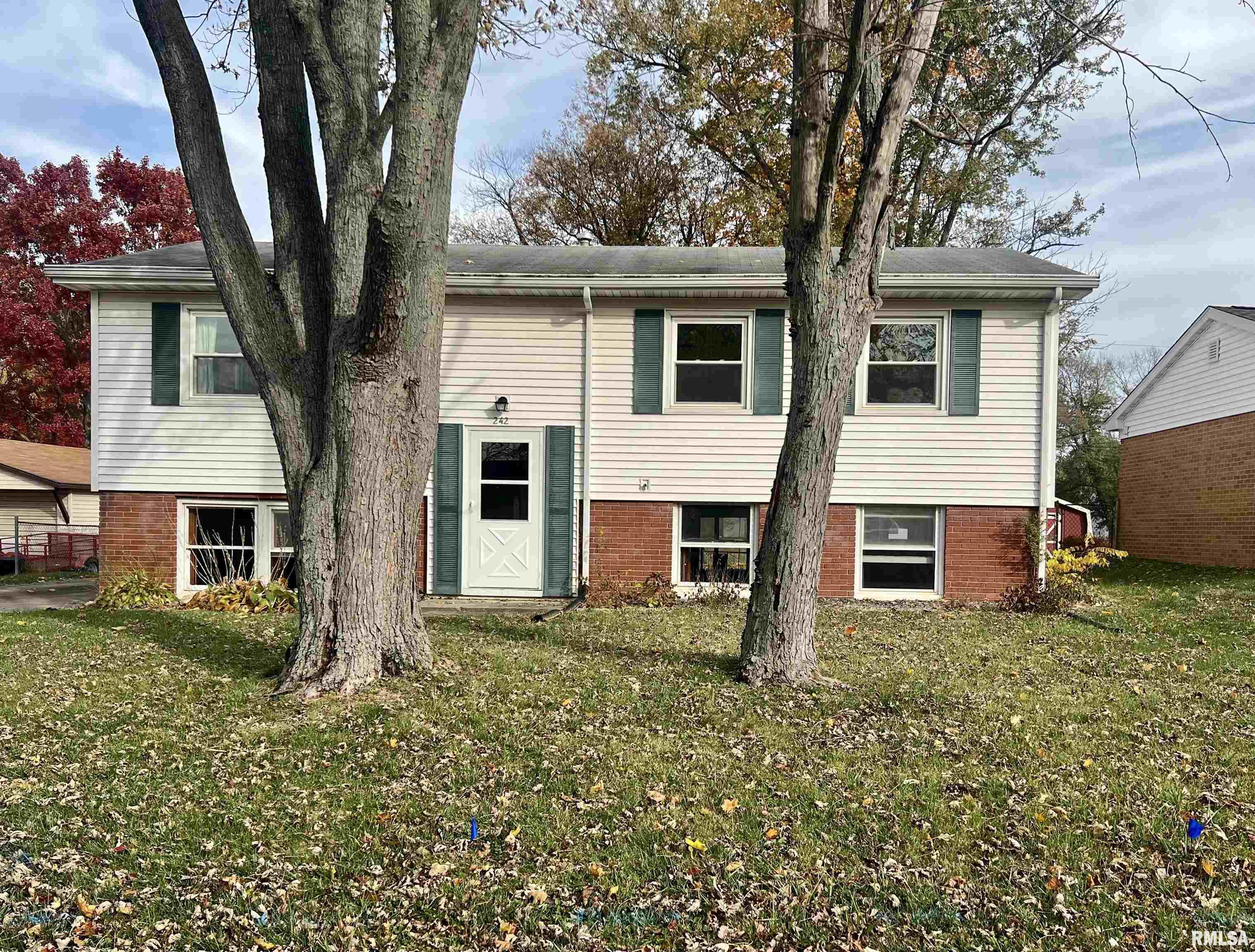 242 Briargate Road Washington, IL 61571 - Photo 1 of 24 Gallery Image 1