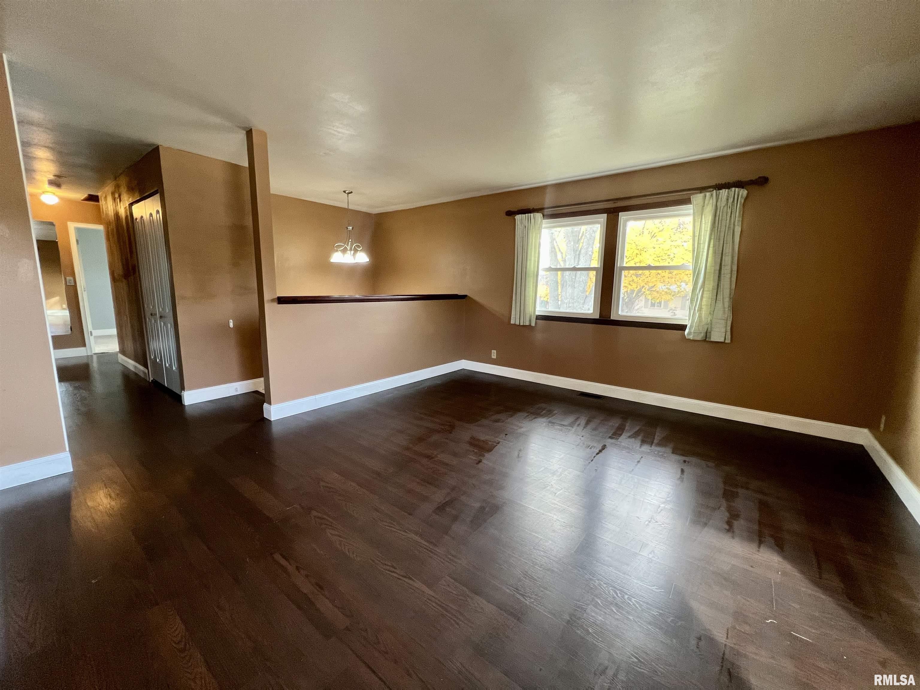 242 Briargate Road Washington, IL 61571 - Photo 2 of 24 Gallery Image 2