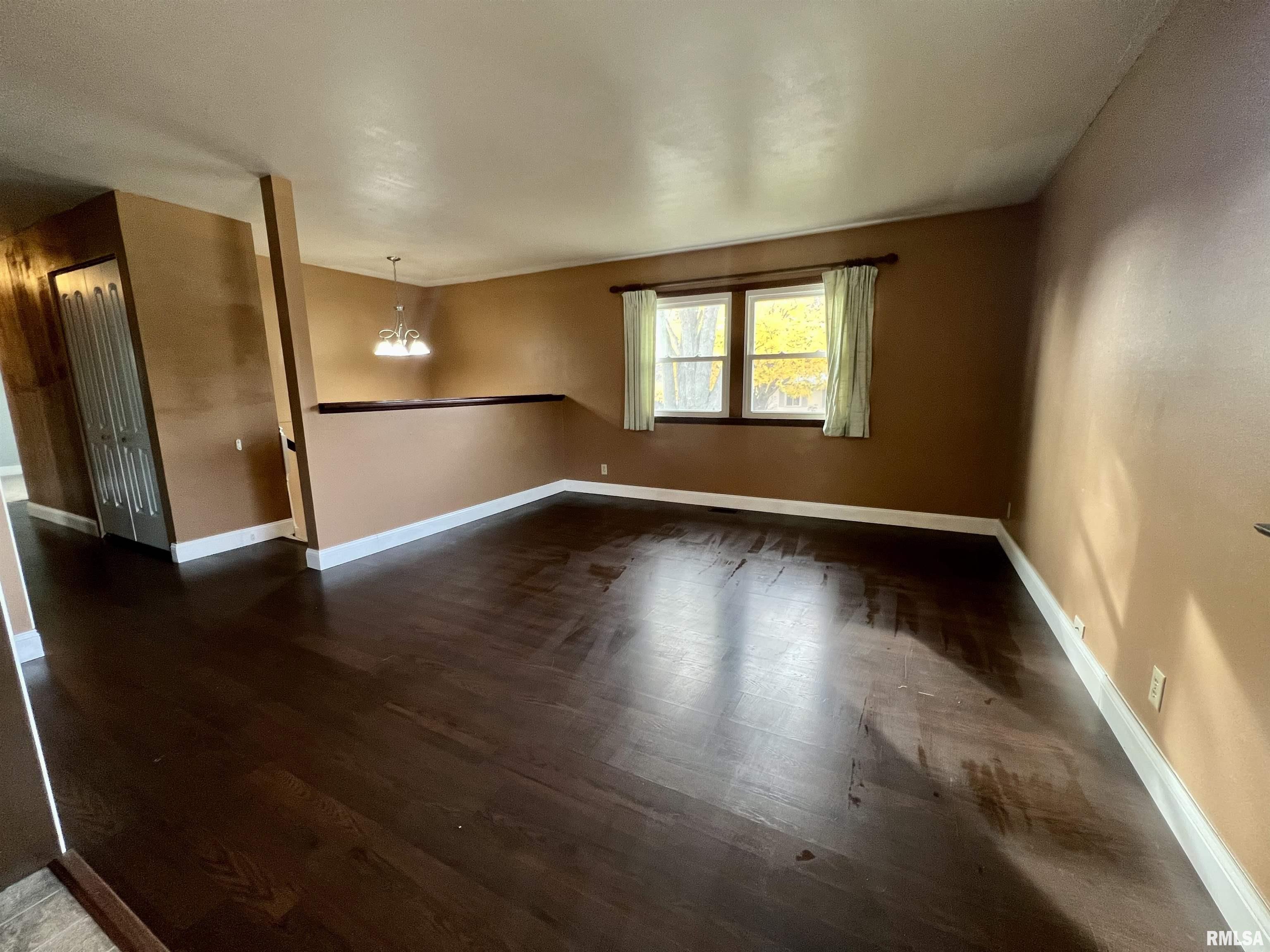 242 Briargate Road Washington, IL 61571 - Photo 3 of 24 Gallery Image 3