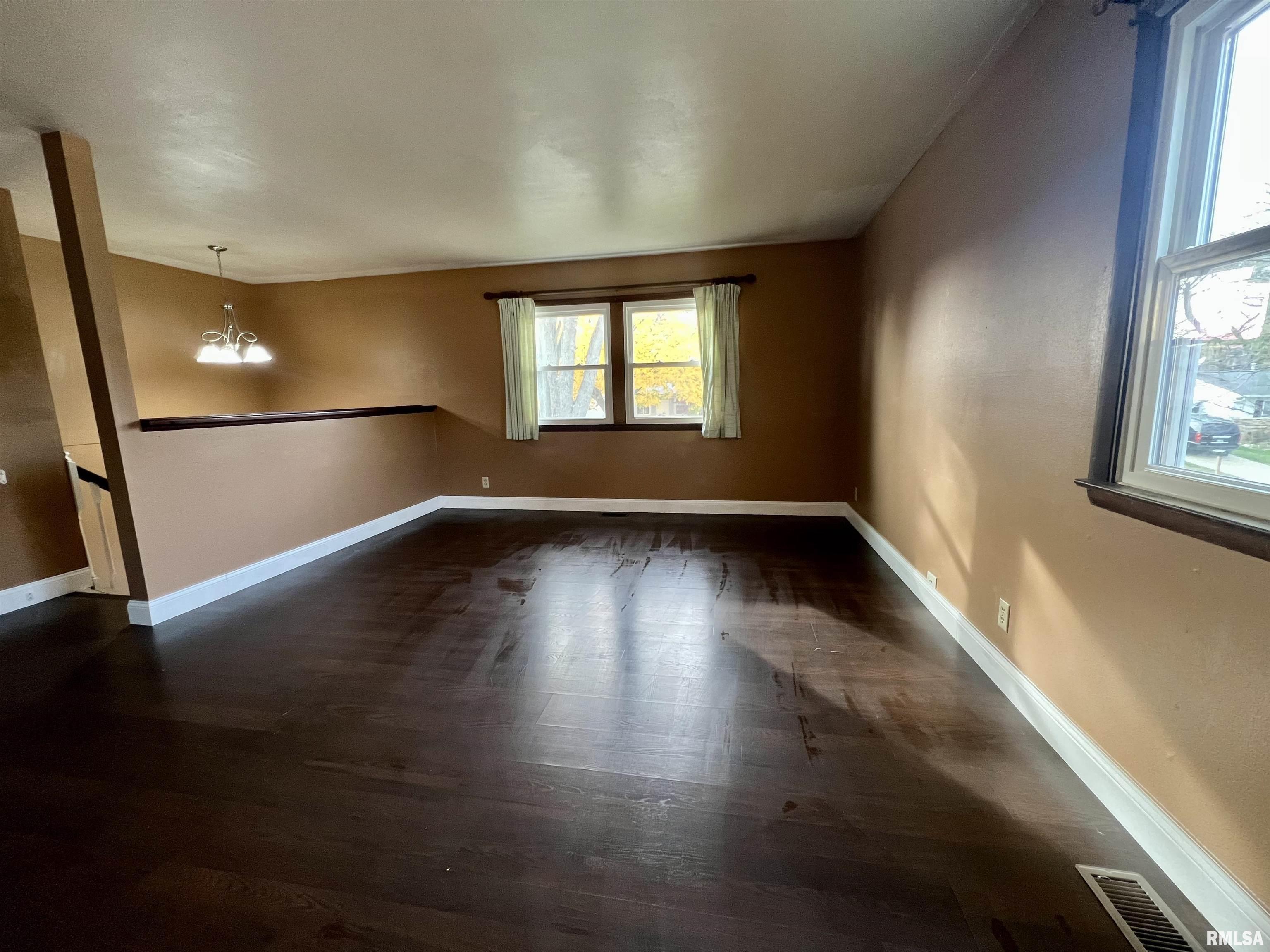 242 Briargate Road Washington, IL 61571 - Photo 4 of 24 Gallery Image 4