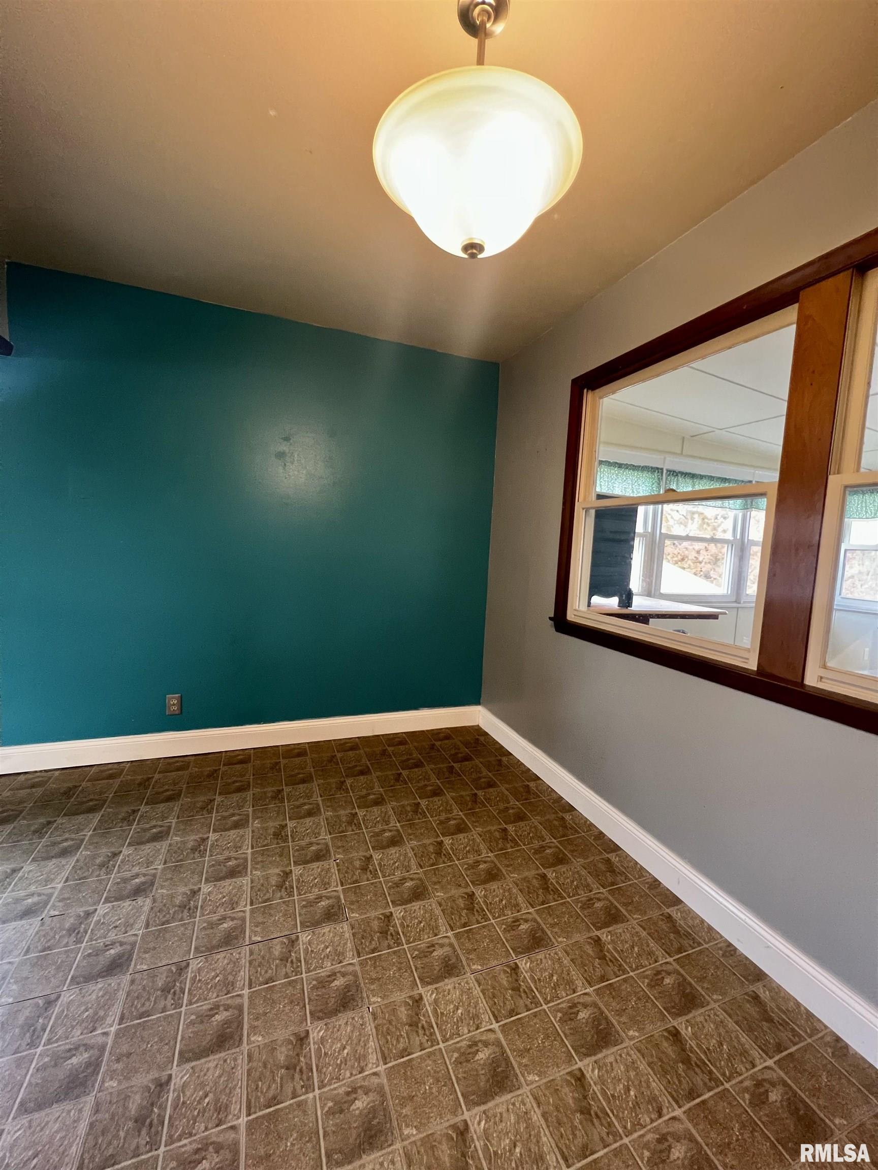 242 Briargate Road Washington, IL 61571 - Photo 7 of 24 Gallery Image 7