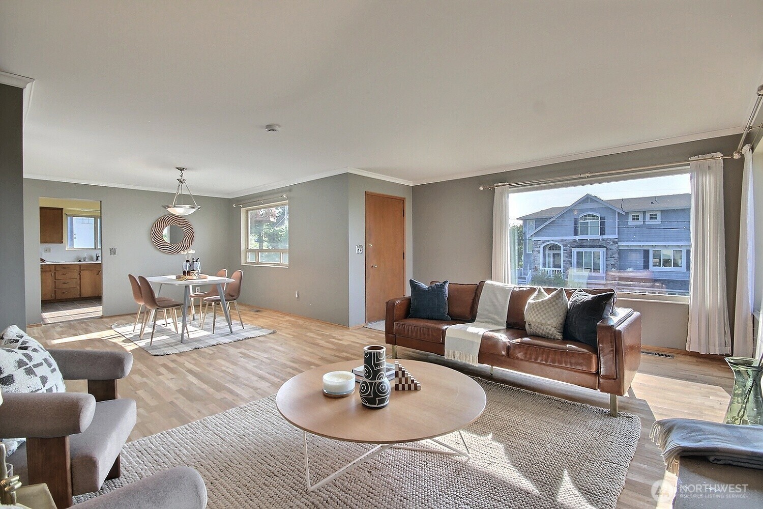 326 Renton Avenue South Renton, WA 98057 - Photo 5 of 37 Gallery Image 5