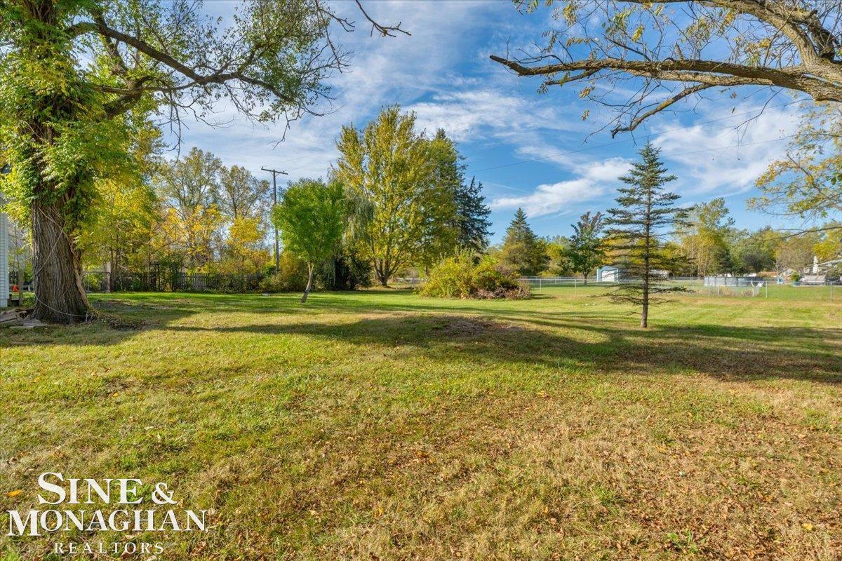 833 Range Road Smiths Creek, MI 48074 - Photo 31 of 39