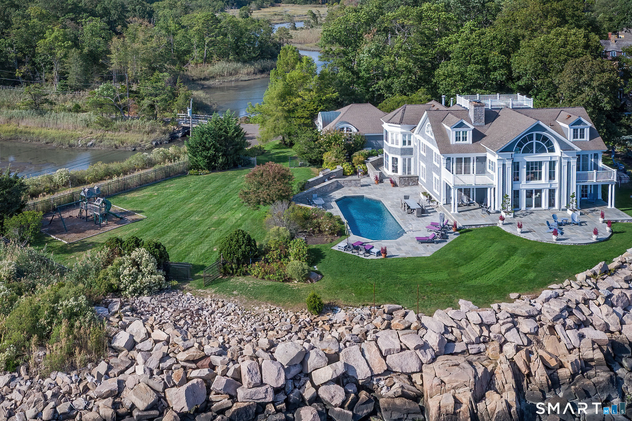 84 Johnsons Point Road Branford, CT 06405 - Photo 3 of 39
