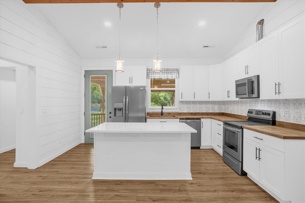 8320 Mathews Road Lakeland, FL 33809 - Photo 6 of 37