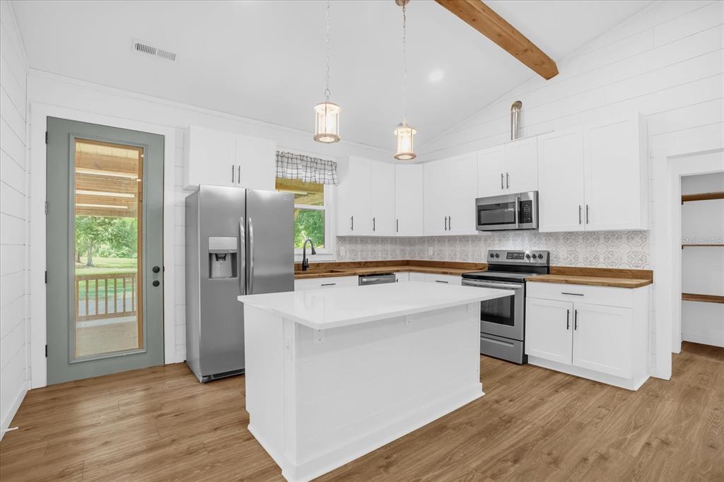 8320 Mathews Road Lakeland, FL 33809 - Photo 7 of 37