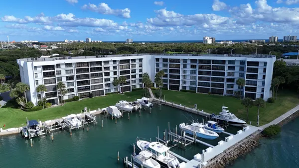$890,000 | 1748 Jupiter Cove Drive, Unit 319, Jupiter, FL 33469