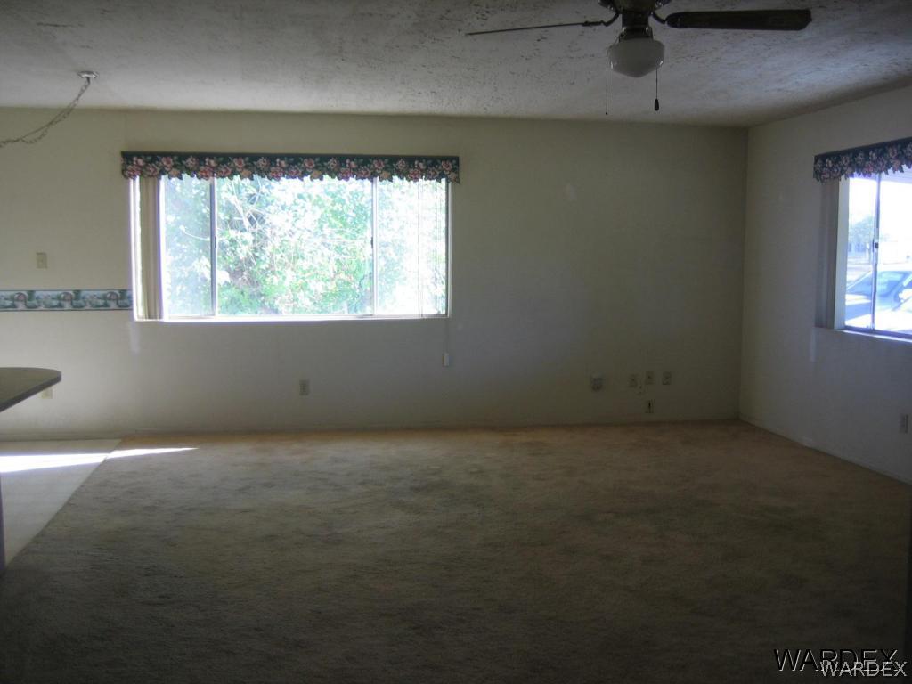 4410 North Stardust Road Kingman, AZ 86409 - Photo 6 of 23 Living Room