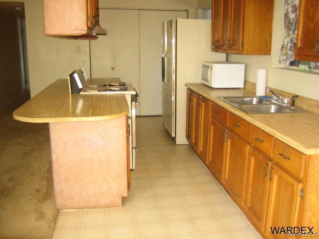 4410 North Stardust Road Kingman, AZ 86409 - Photo 8 of 23 Kitchen