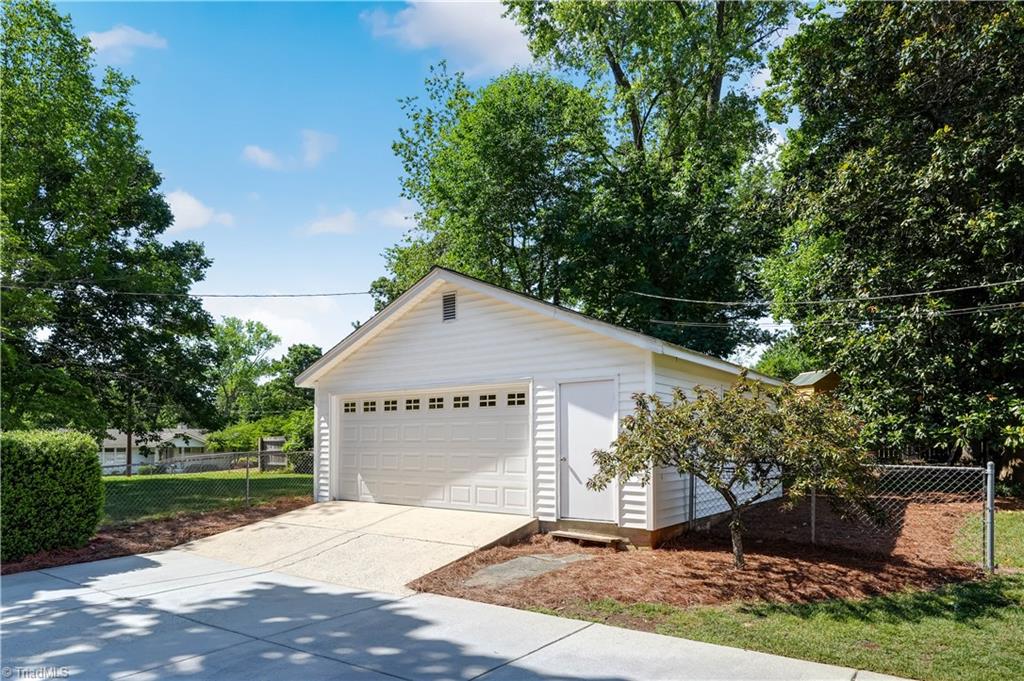 4603 Graham Road Greensboro, NC 27410 - Photo 29 of 39