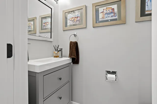 $190,000 | 1526 16 1/2 Street South, Fargo, ND 58103