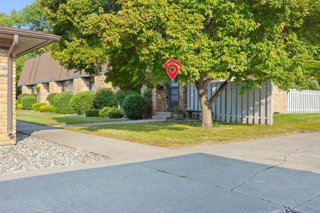 $190,000 | 1526 16 1/2 Street South, Fargo, ND 58103