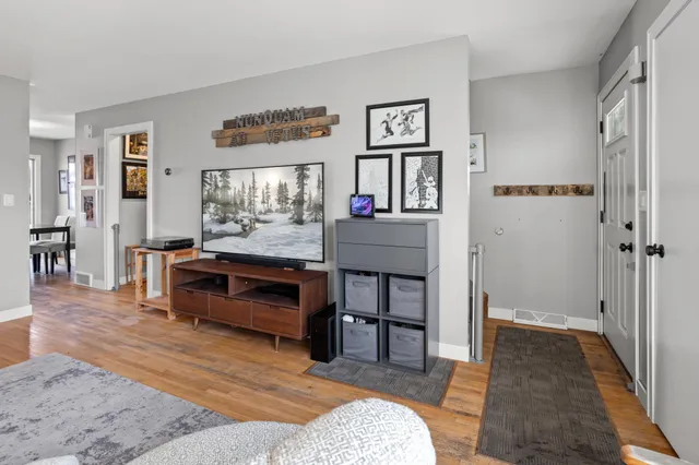 $190,000 | 1526 16 1/2 Street South, Fargo, ND 58103