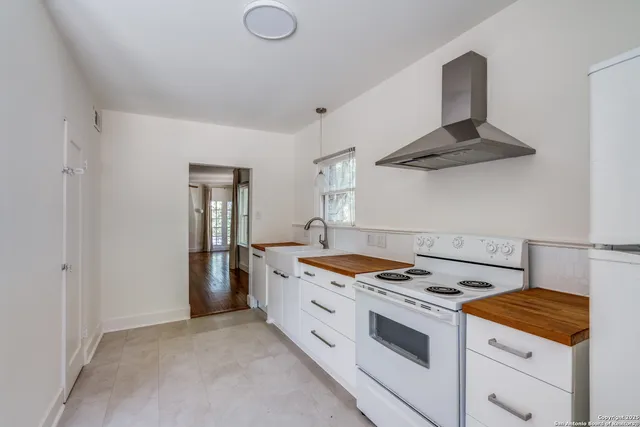 $1,895 | 219 Allensworth Street, San Antonio, TX 78209