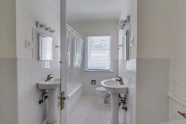 $1,895 | 219 Allensworth Street, San Antonio, TX 78209