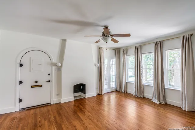 $1,895 | 219 Allensworth Street, San Antonio, TX 78209