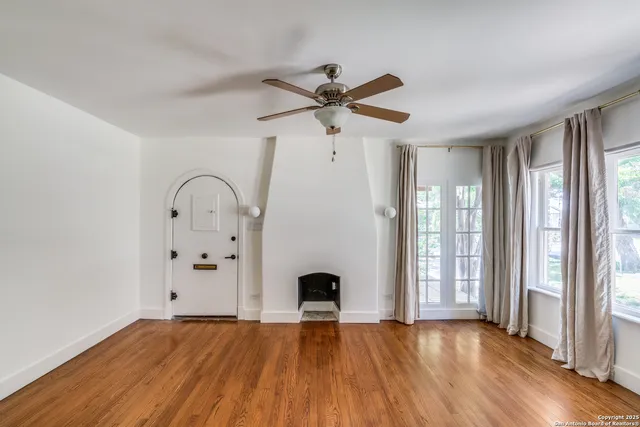 $1,895 | 219 Allensworth Street, San Antonio, TX 78209