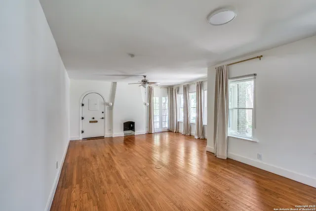 $1,895 | 219 Allensworth Street, San Antonio, TX 78209