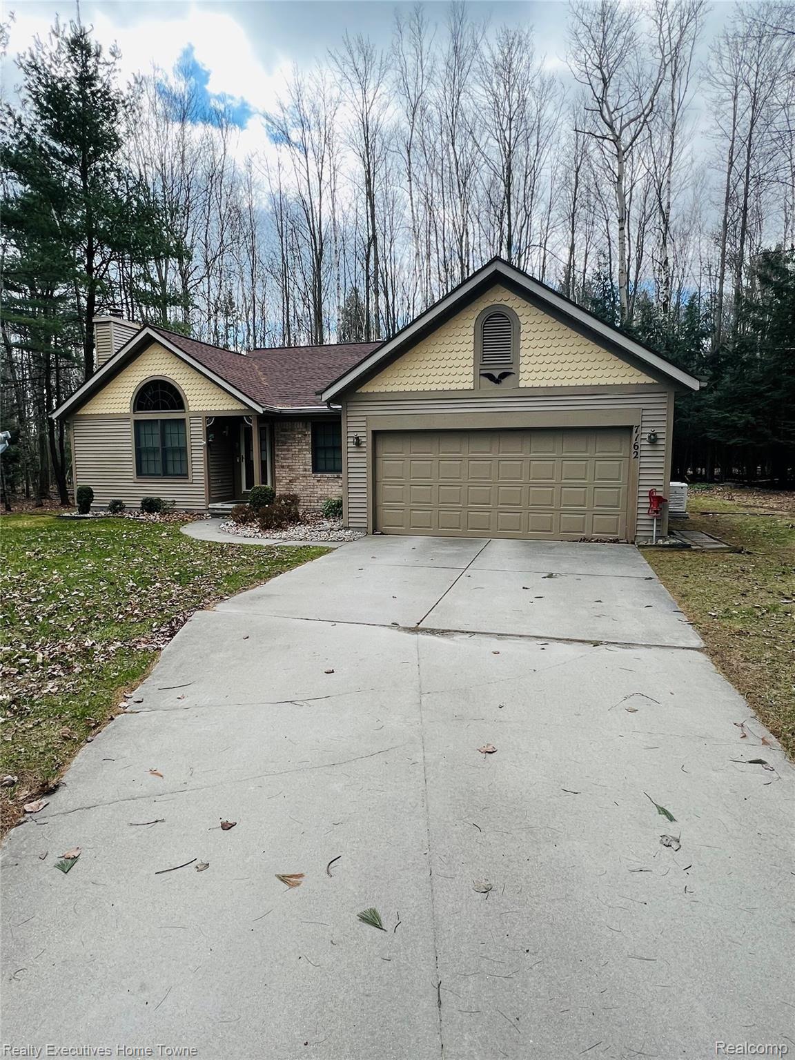 7162 Aitken Road Lexington, MI 48450 - Photo 19 of 19 IMG_2040.jpg