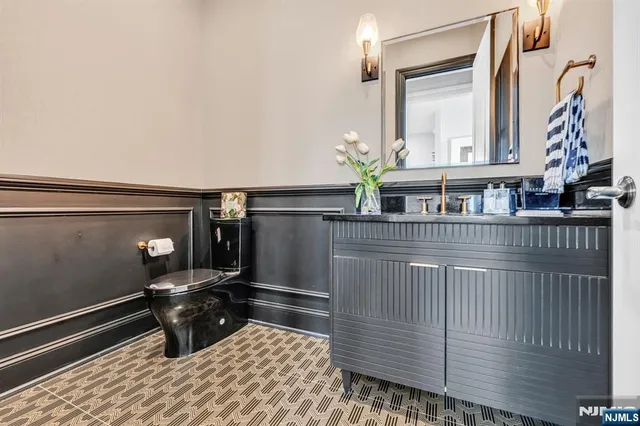 $2,499,995 | 37 Glenfair Road, Glen Rock, NJ 07452