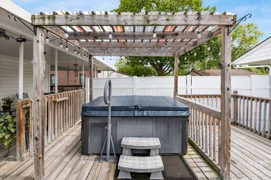 1677 Jackson Road Columbus, OH 43223 - Photo 40 of 48 Hot Tub