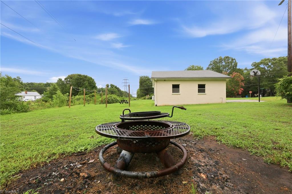 404 Glen Raven Road Burlington, NC 27217 - Photo 33 of 33