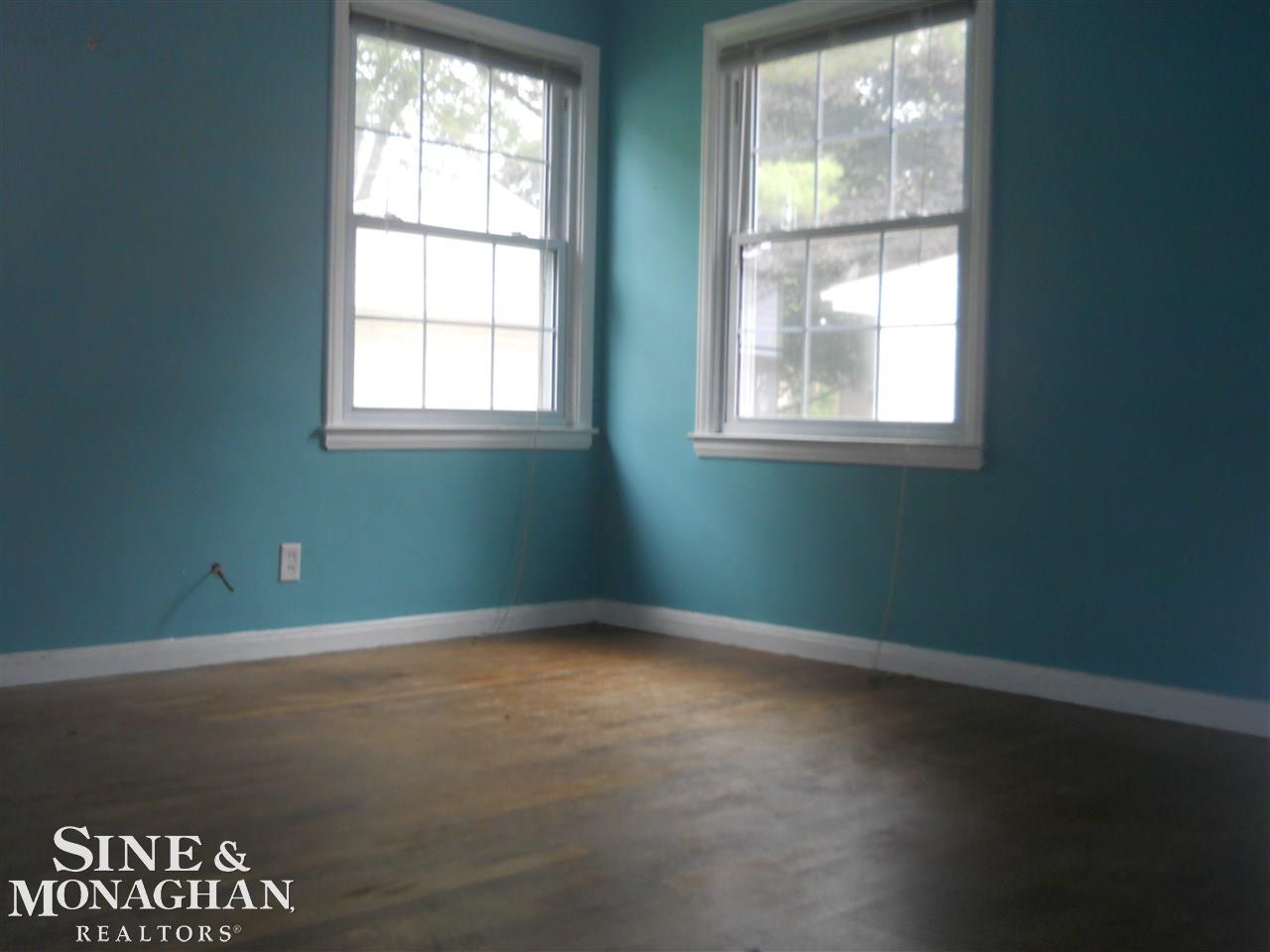 1230 Fairholme Road Grosse Pointe Woods, MI 48236 - Photo 8 of 20