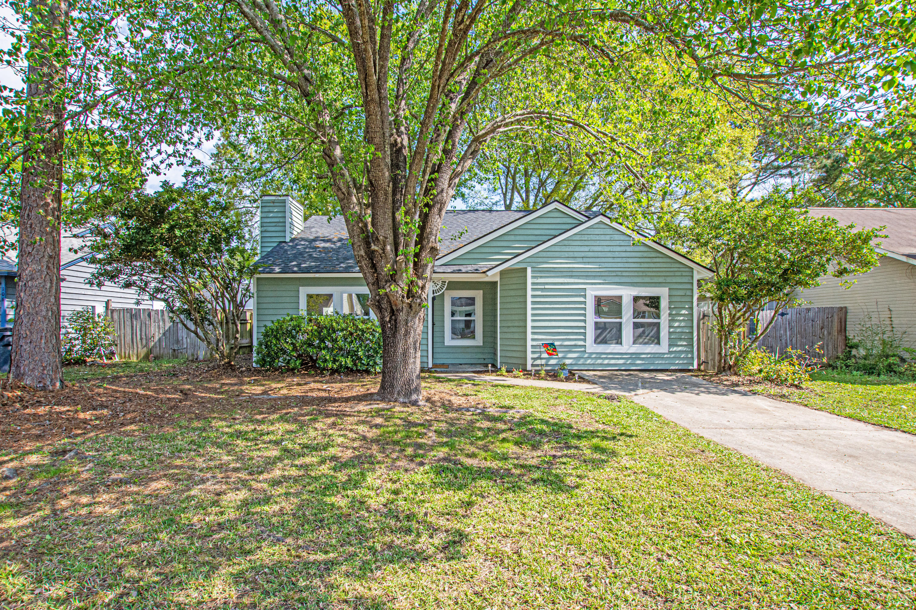 108 Coventry Road Summerville, SC 29486 - Photo 4 of 34 0-4