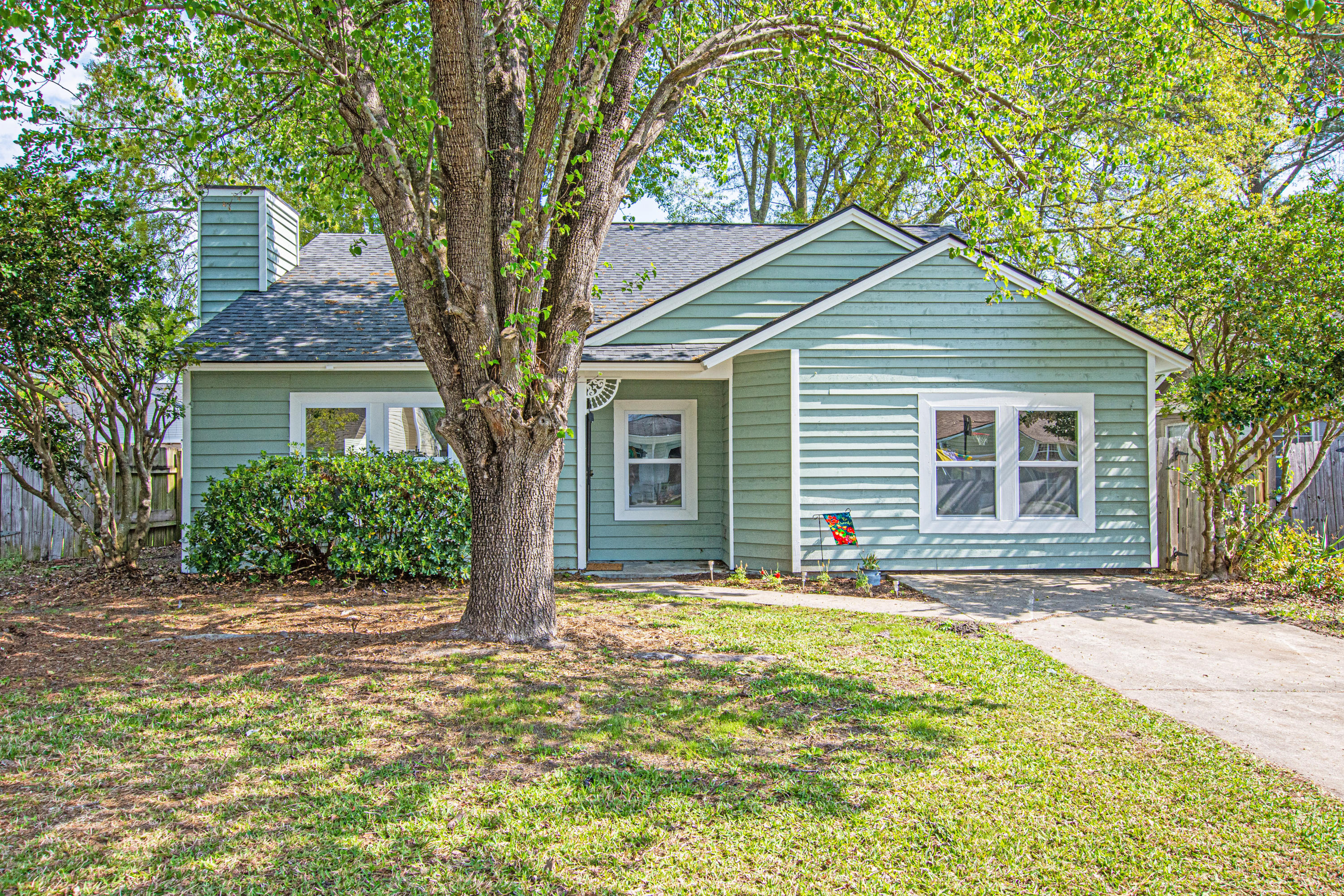108 Coventry Road Summerville, SC 29486 - Photo 5 of 34 0-5