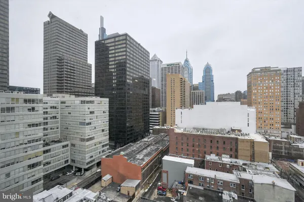 $1,425 | 2101-17 Chestnut Street, Unit 1805, Philadelphia, PA 19103