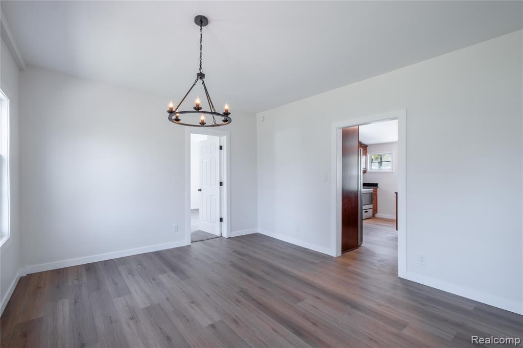 227 Emily Street Flushing, MI 48433 - Photo 8 of 32