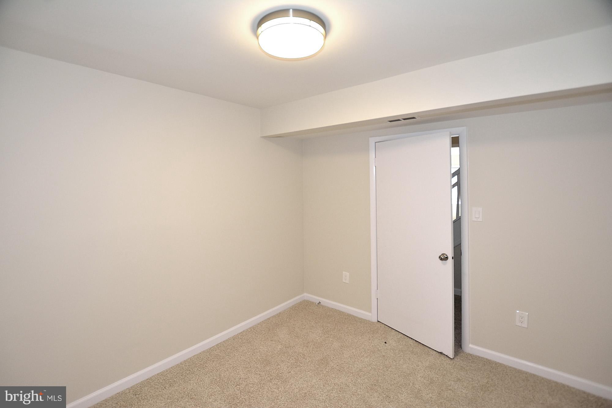 2101 Glencourse Lane Reston, VA 20191 - Photo 23 of 28 Lower level den, perfect for office or crafts!