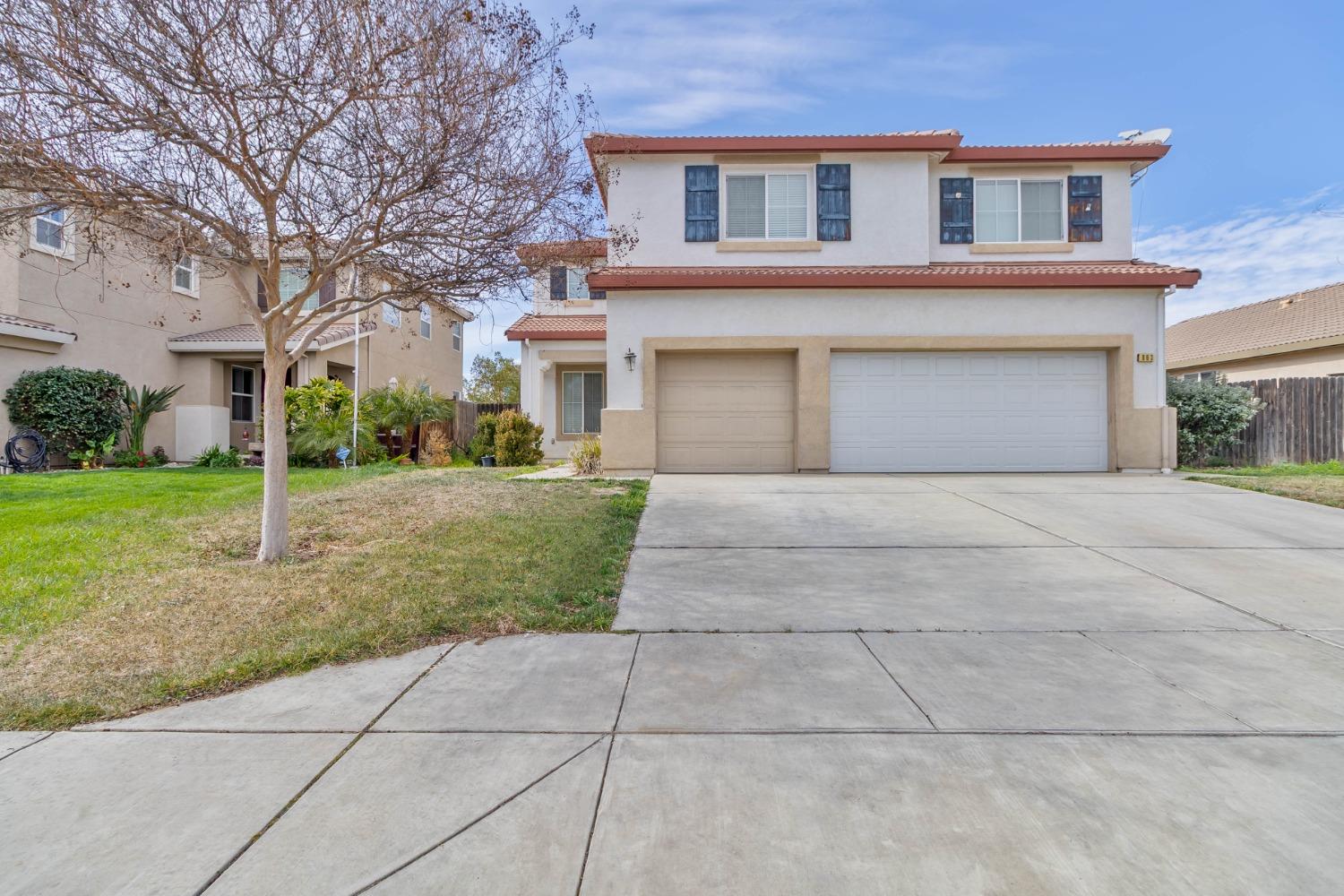 863 Chianti Circle Coalinga, CA 93210 - Photo 1 of 35 front view of a house with a yard