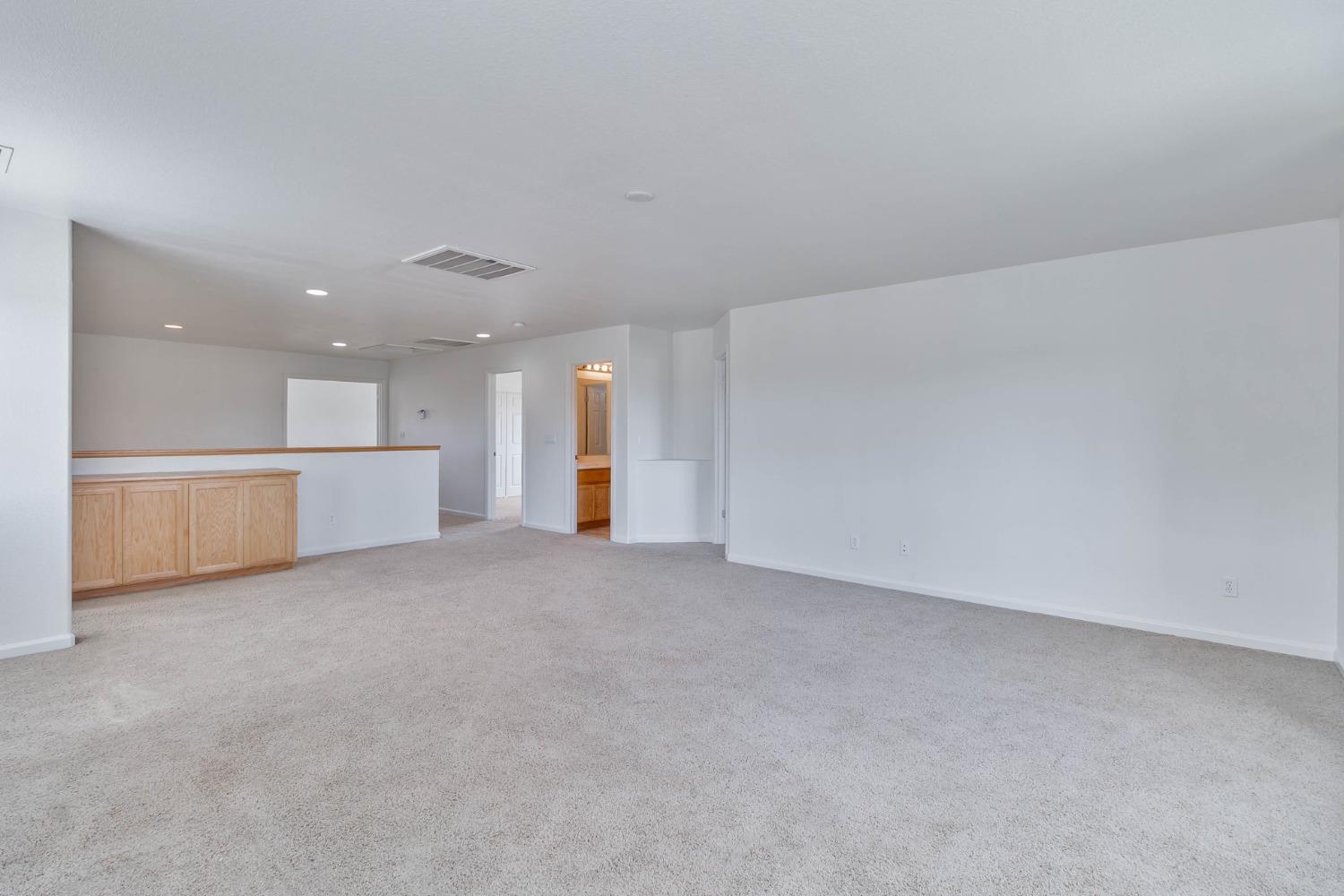 863 Chianti Circle Coalinga, CA 93210 - Photo 15 of 35 a view of an empty room