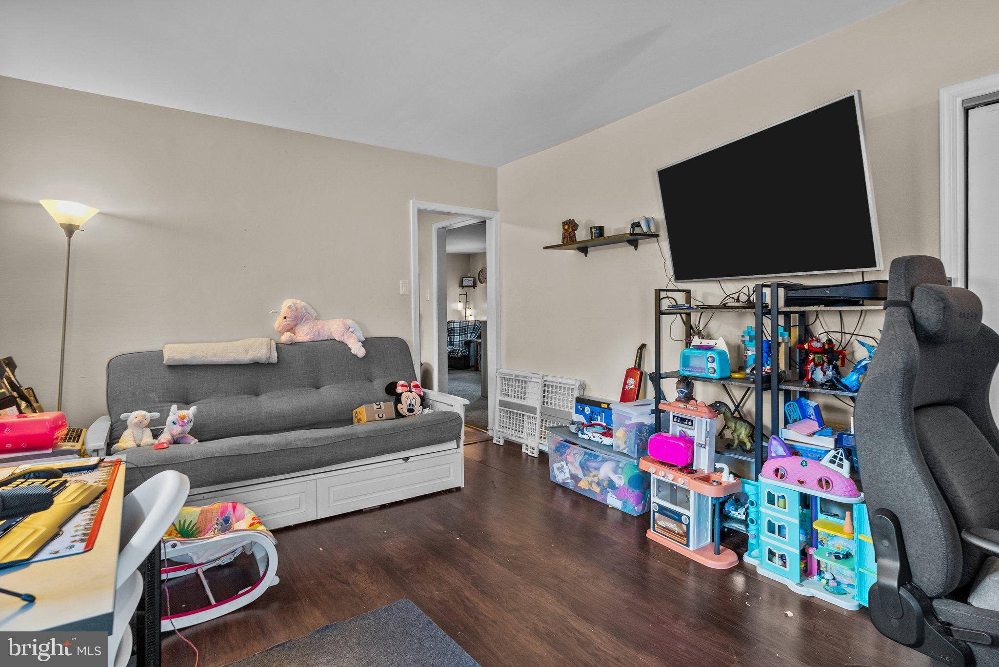 3153 Moore Avenue Bensalem, PA 19020 - Photo 11 of 25 Gallery Image 11