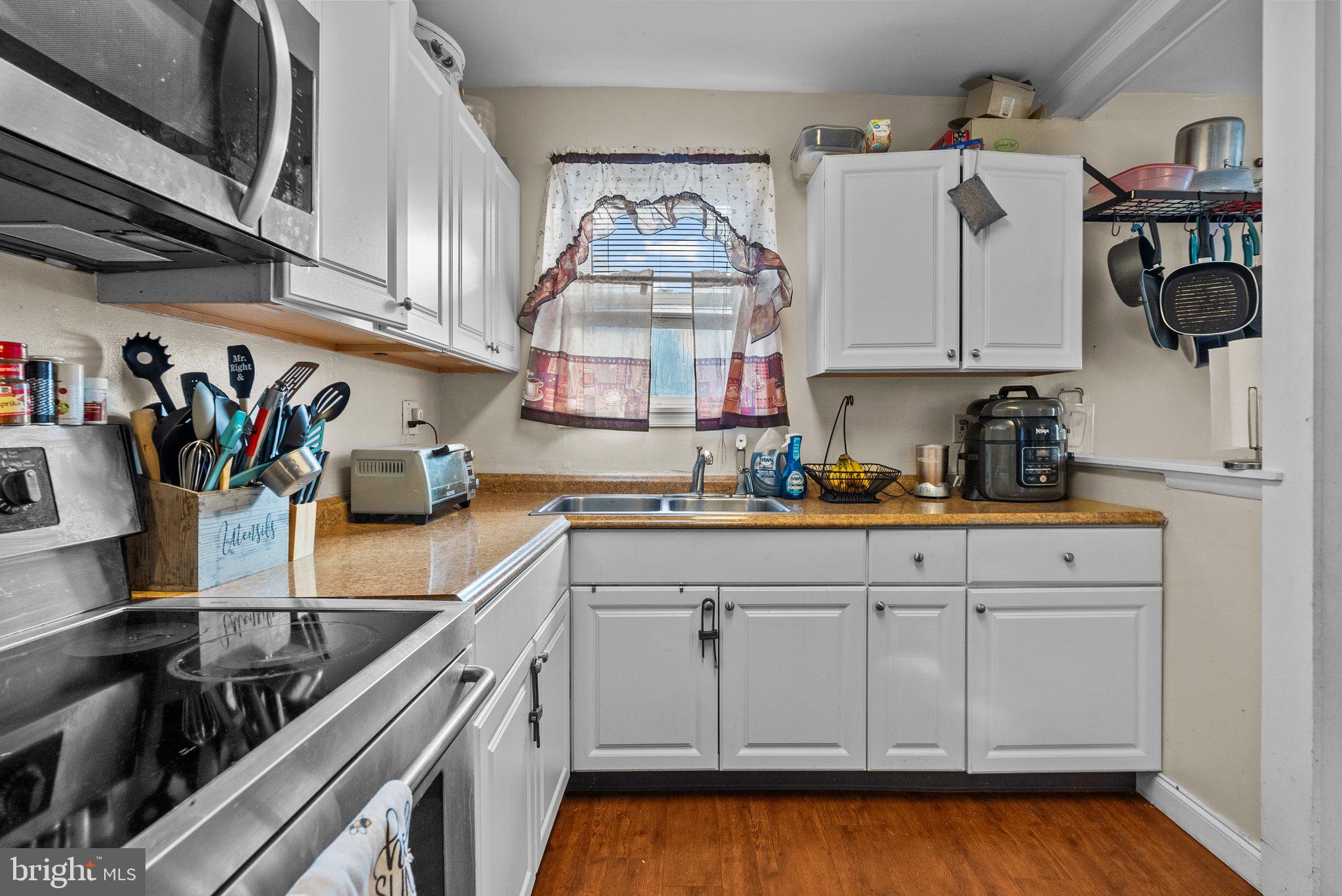 3153 Moore Avenue Bensalem, PA 19020 - Photo 8 of 25 Gallery Image 8