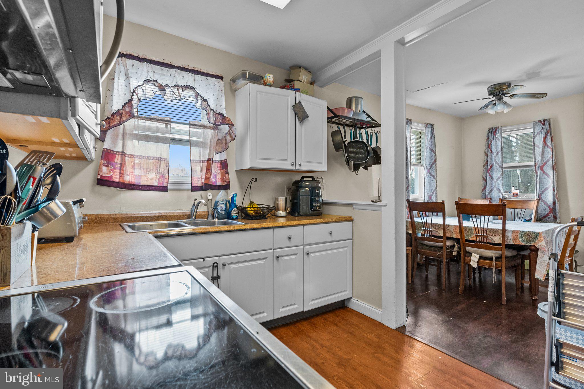 3153 Moore Avenue Bensalem, PA 19020 - Photo 9 of 25 Gallery Image 9