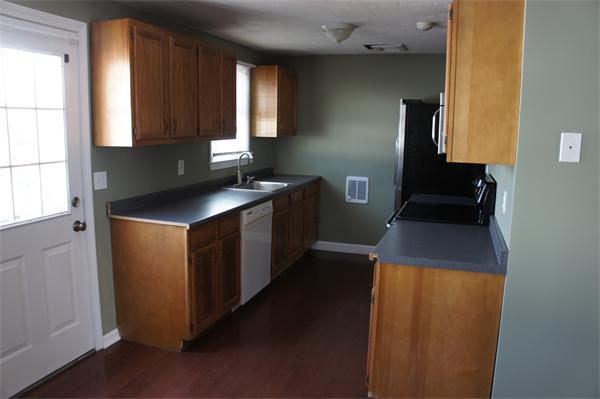 44 Plantation Road, Unit 44 Oxford, MA 01540 - Photo 3 of 12 Gallery Image 3
