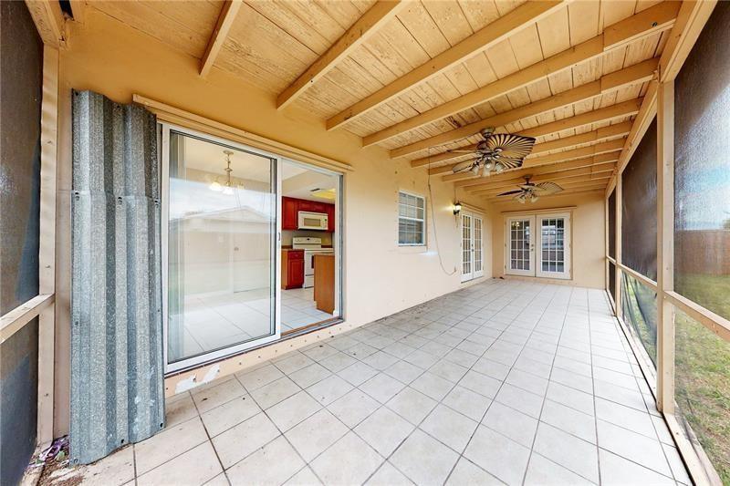 9728 Southwest 3rd Street Boca Raton, FL 33428 - Photo 6 of 7 a view of entryway