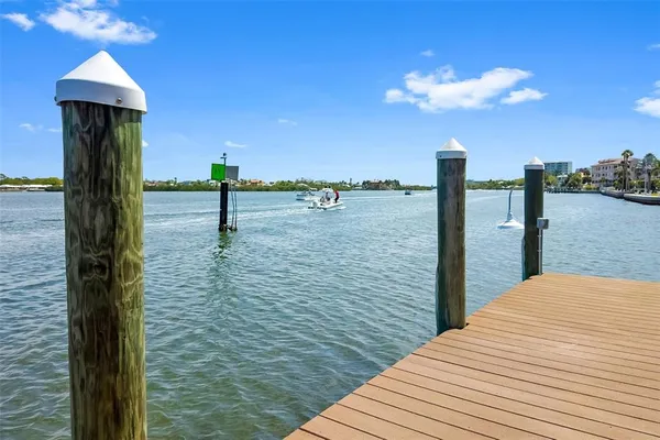 $1,500,000 | 1280 Dolphin Bay Way, Unit 504, Sarasota, FL 34242