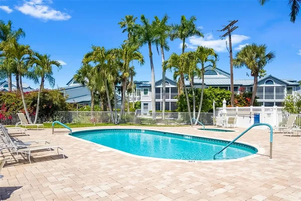 $1,500,000 | 1280 Dolphin Bay Way, Unit 504, Sarasota, FL 34242